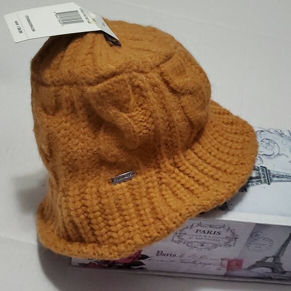 Steve Madden Light Tan Cinnamon Cable Knit Moldable Brim Bucket Hat - Picture 2 of 9